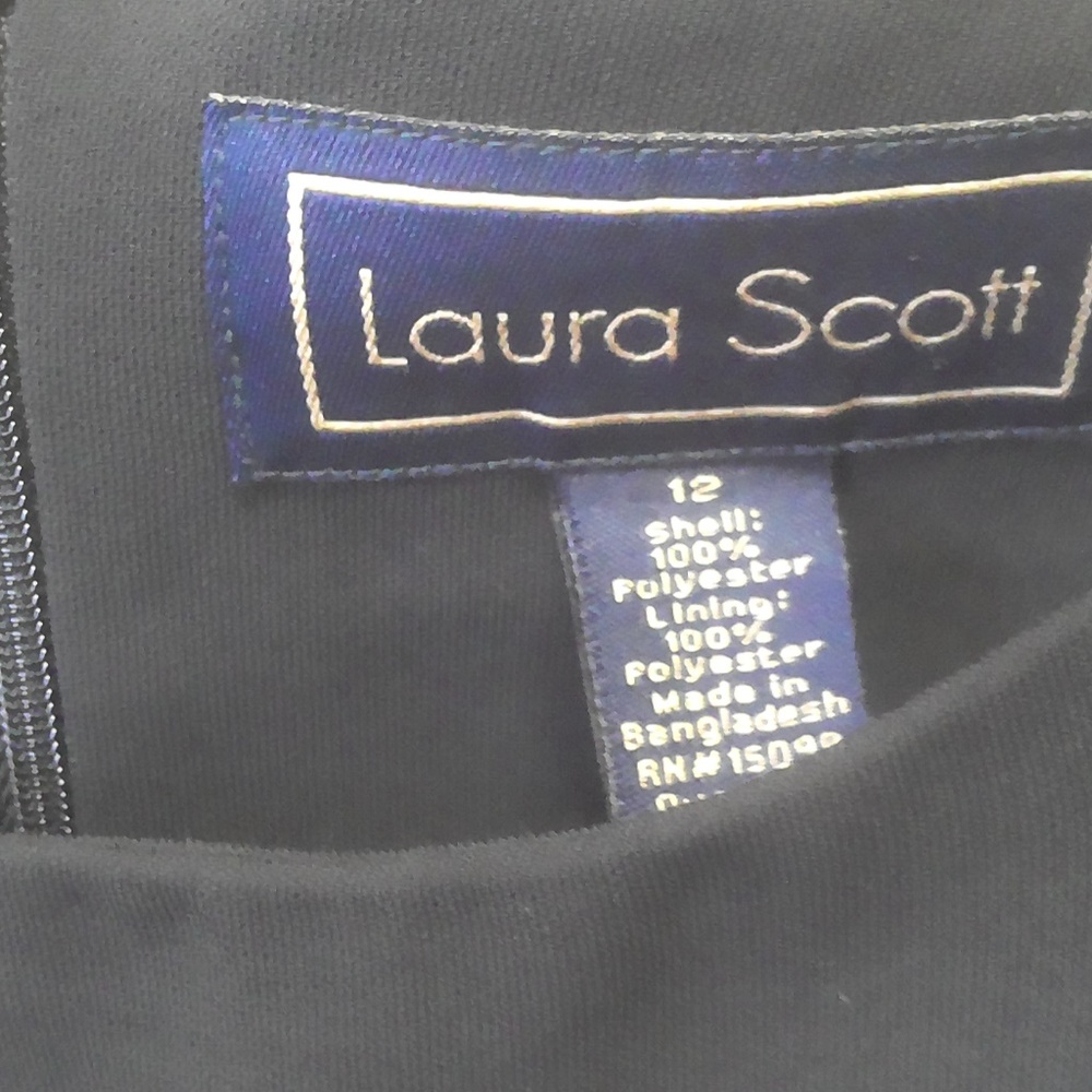 Laura Scott "Little Black Dress" - Picture 2 of 3